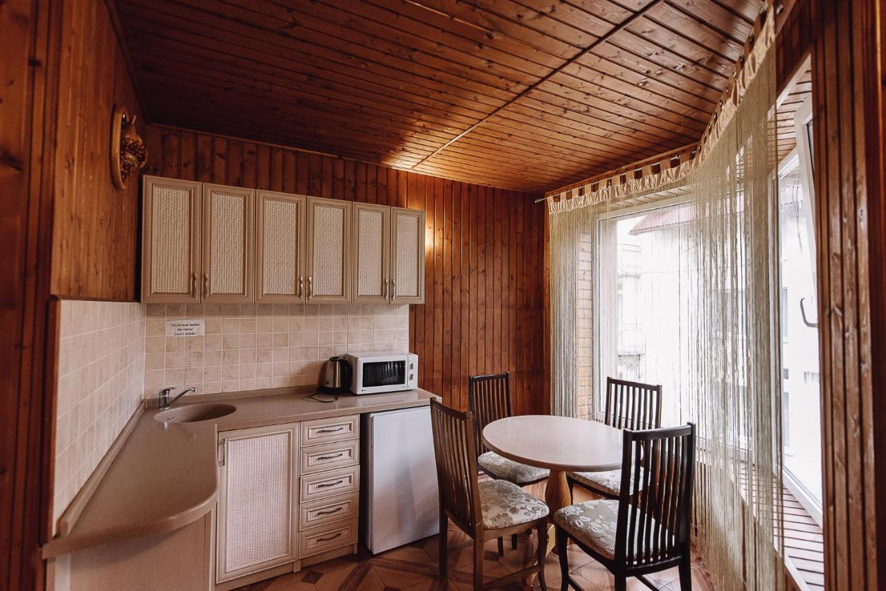 Toga Hotel Яблуниця Екстериор снимка