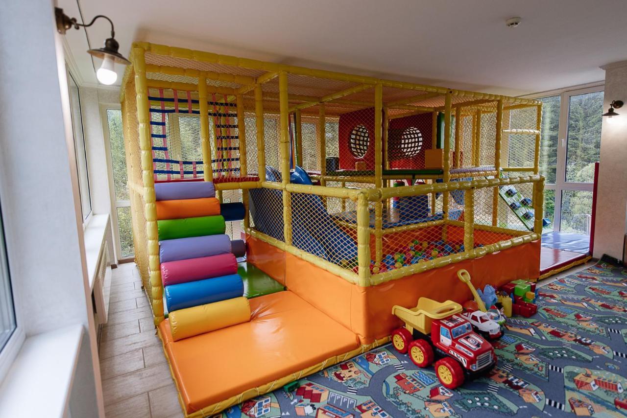 Toga Hotel Яблуниця Екстериор снимка