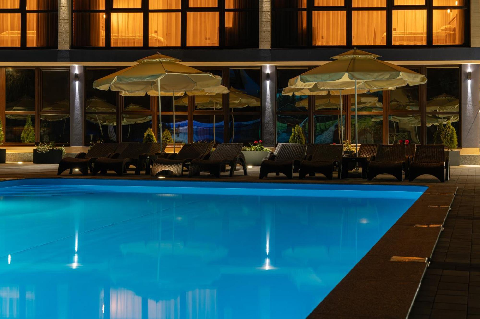 Toga Hotel Яблуниця Екстериор снимка